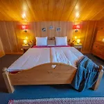 Domaine Exceptionnel Avec 5 Chalet