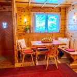 Domaine Exceptionnel Avec 5 Chalet