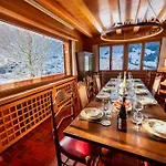 Chalet Domaine Exceptionnel Avec 5 *