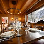 Chalet Domaine Exceptionnel Avec 5 *