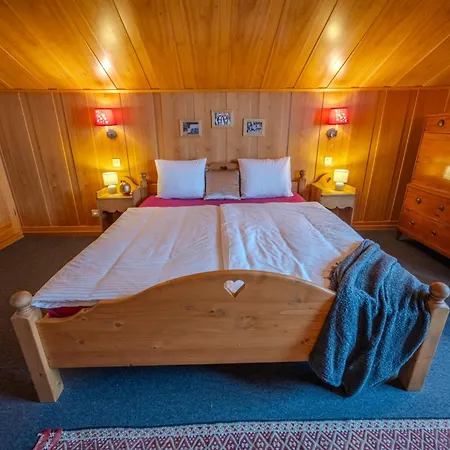 Domaine Exceptionnel Avec 5 Chalet