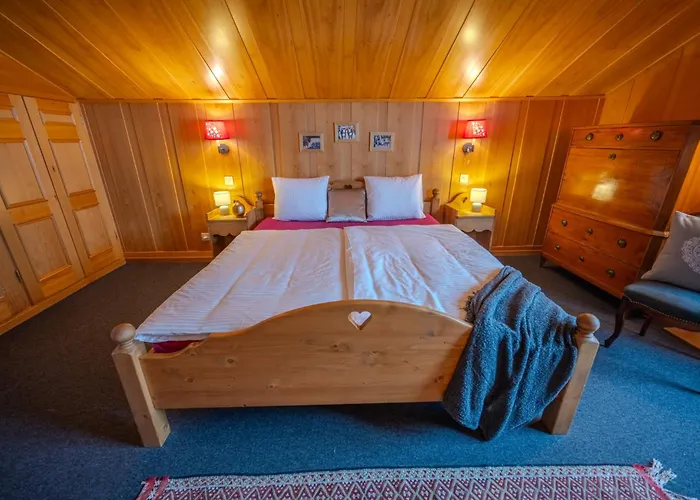 Domaine Exceptionnel Avec 5 Chalet